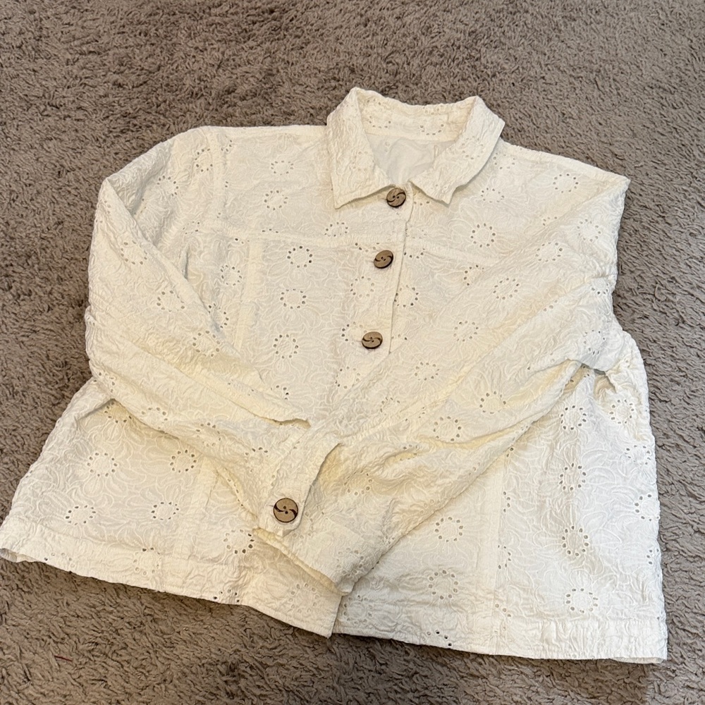 Elegant White Eyelet Jean Jacket - Picture 4 of 4